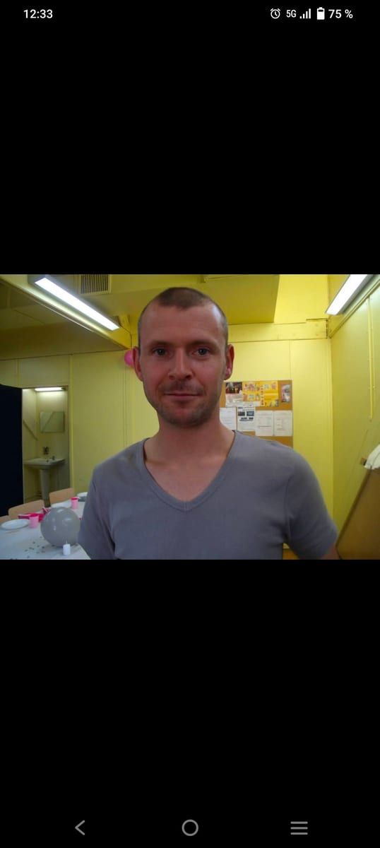 Nuri - Gay in Elmstein Profil von Nuri, 26 Jahre, Gay in Elmstein (Rheinland-Pfalz)