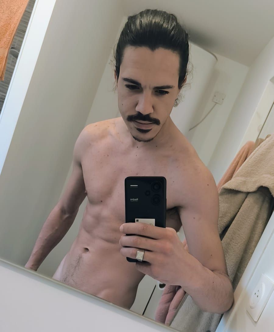 Profil von Carles, 31 Jahre, Gay in Kerschenbach (Rheinland-Pfalz)