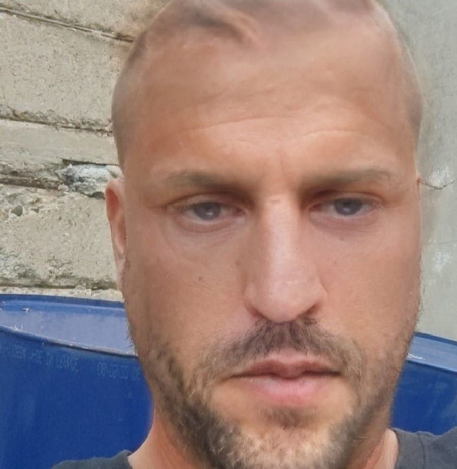 Gavino - Gay in Hanroth Profil von Gavino, 42 Jahre, Gay in Hanroth (Rheinland-Pfalz)