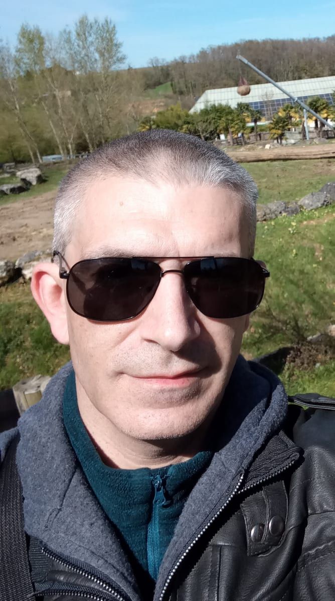 Profil von Azat, 32 Jahre, Gay in Nerdlen (Rheinland-Pfalz)