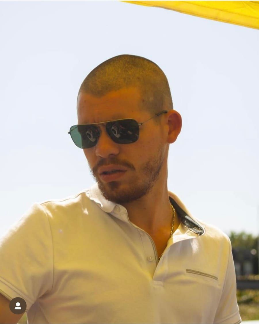 Rigobert - Gay in Ney Profil von Rigobert, 32 Jahre, Gay in Ney (Rheinland-Pfalz)