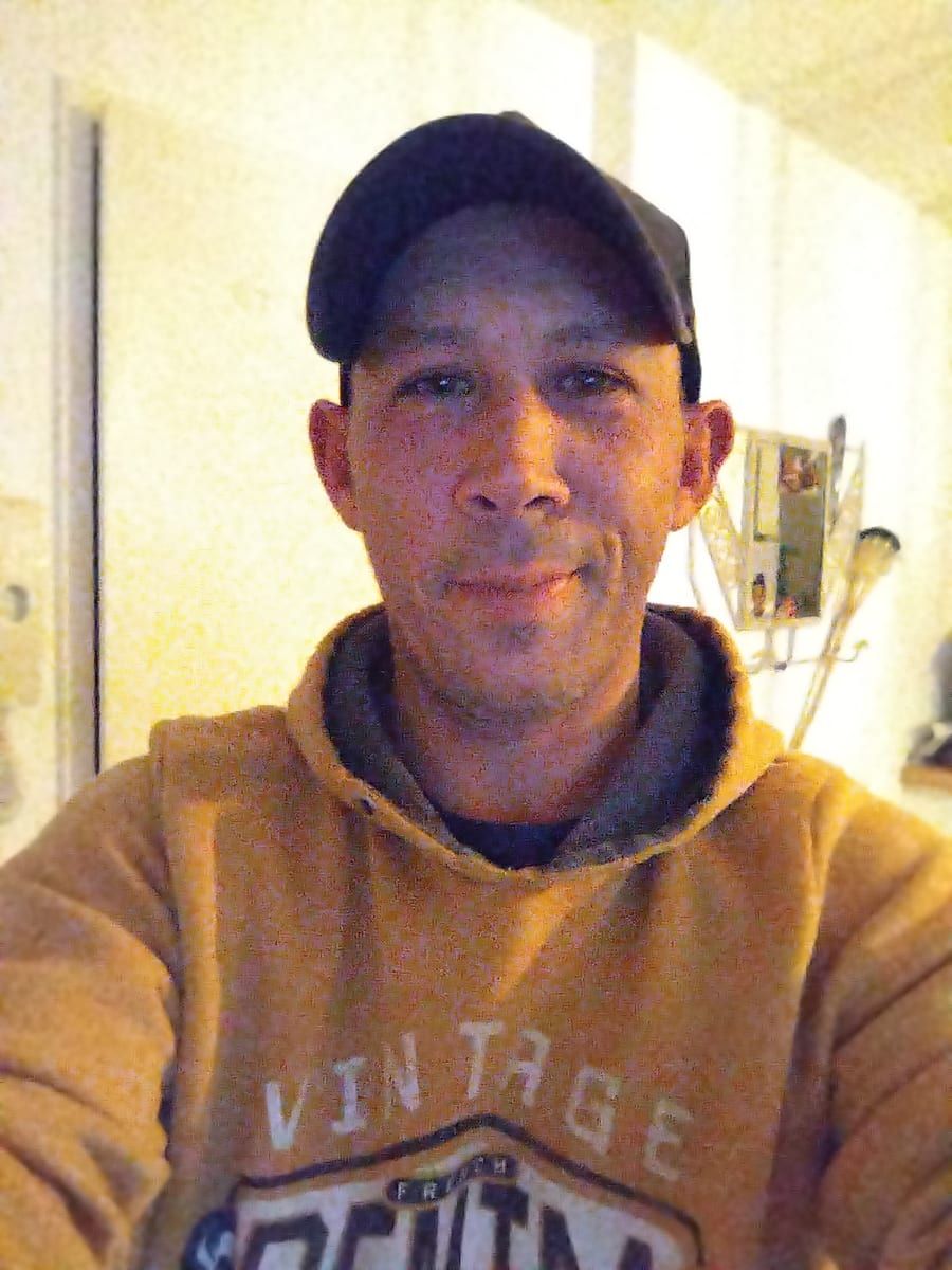 Profil von Denez, 37 Jahre, Gay in Strüth (Rheinland-Pfalz)