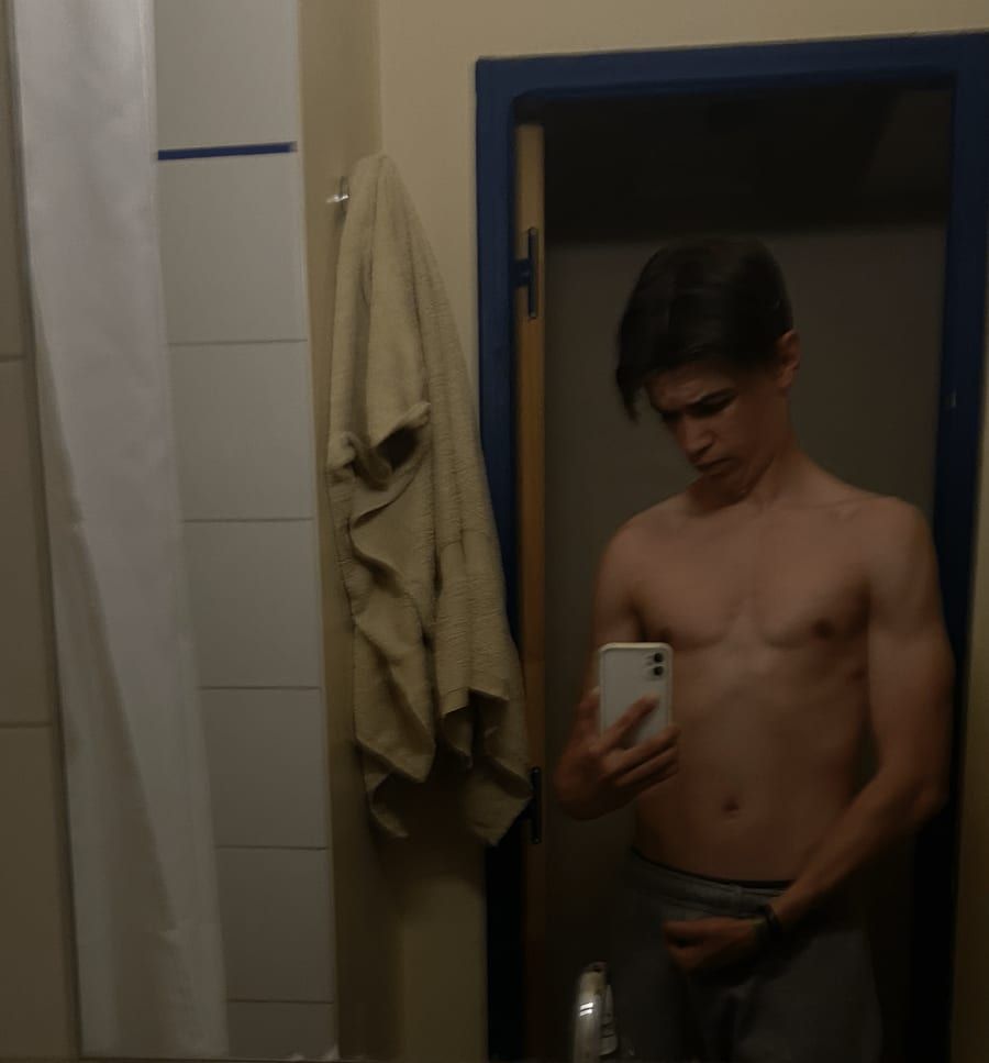 Profil von Godefroy, 24 Jahre, Gay in Leisel (Rheinland-Pfalz)