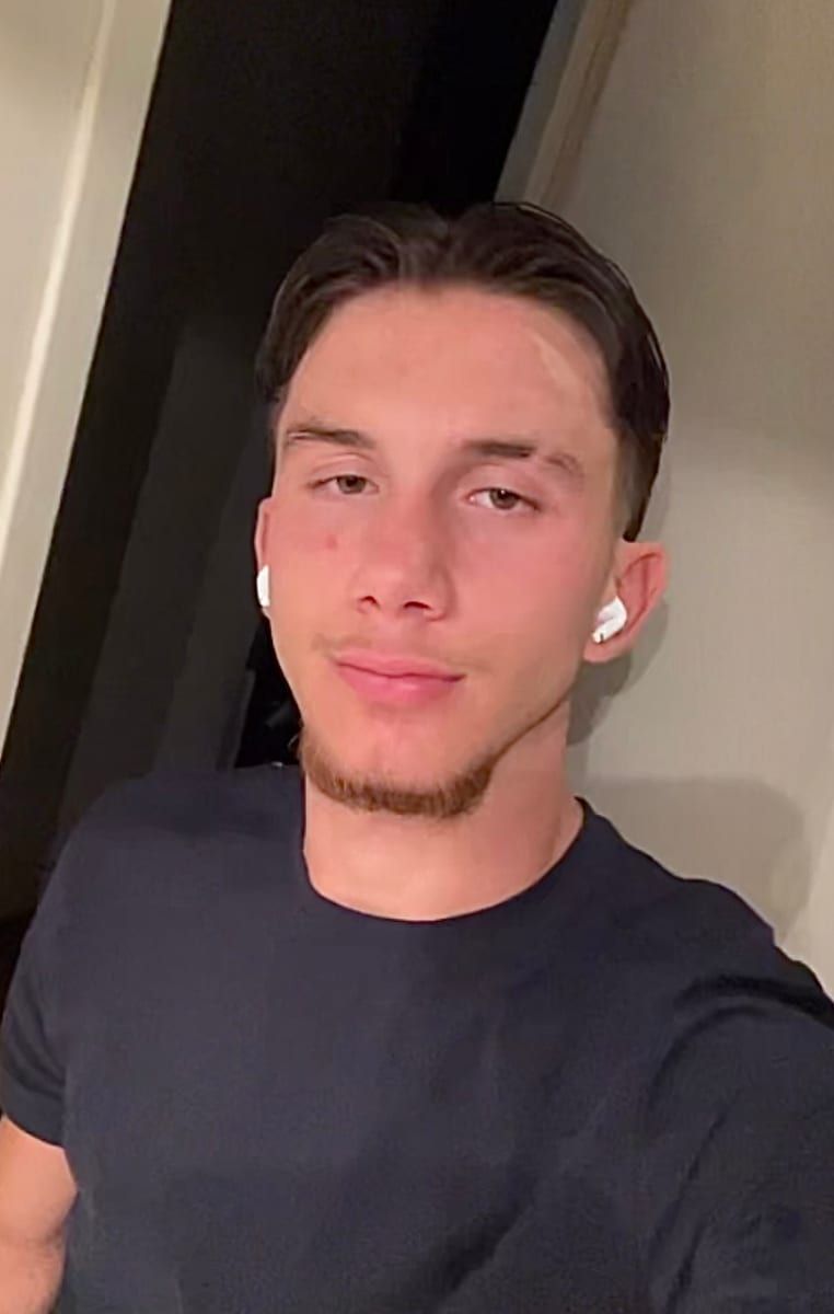 Profil von Eliaou, 39 Jahre, Gay in Nerdlen (Rheinland-Pfalz)