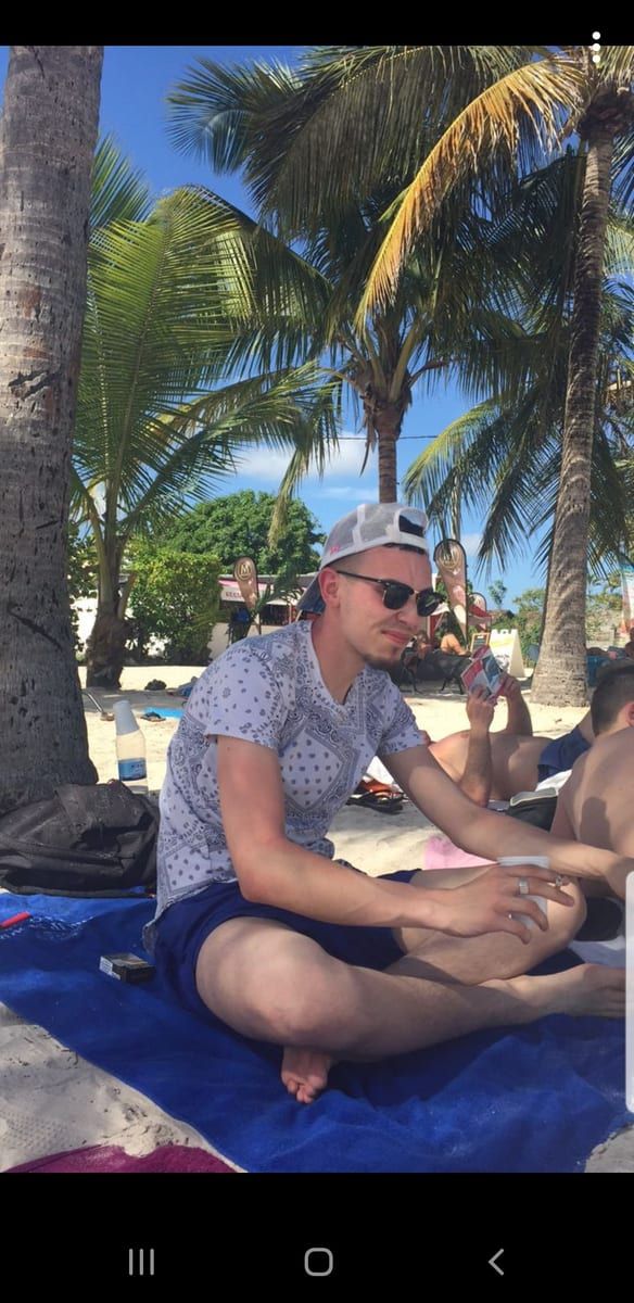 Profil von Charley, 40 Jahre, Gay in Baar (Rheinland-Pfalz)