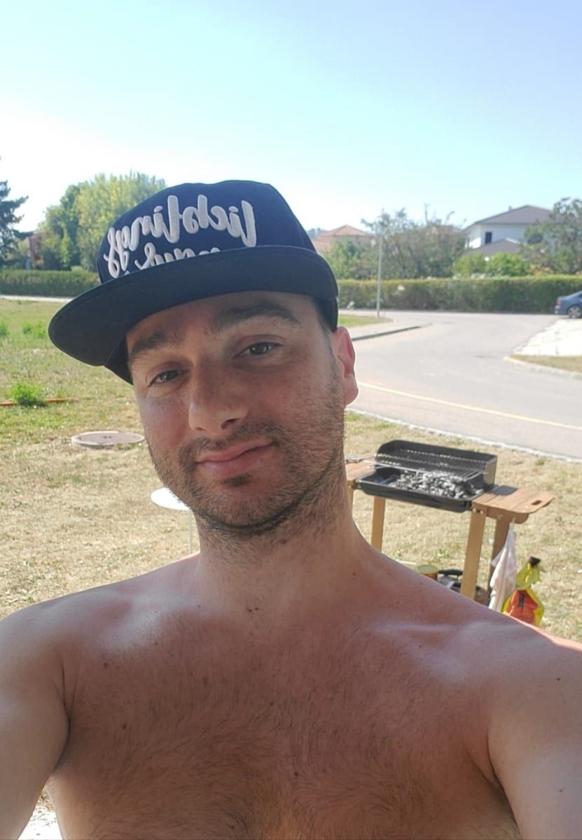 Profil von Madou, 40 Jahre, Gay in Wallscheid (Rheinland-Pfalz)