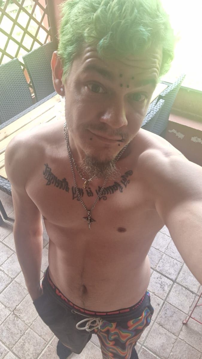 Profil von Yessine, 25 Jahre, Gay in Weitersborn (Rheinland-Pfalz)