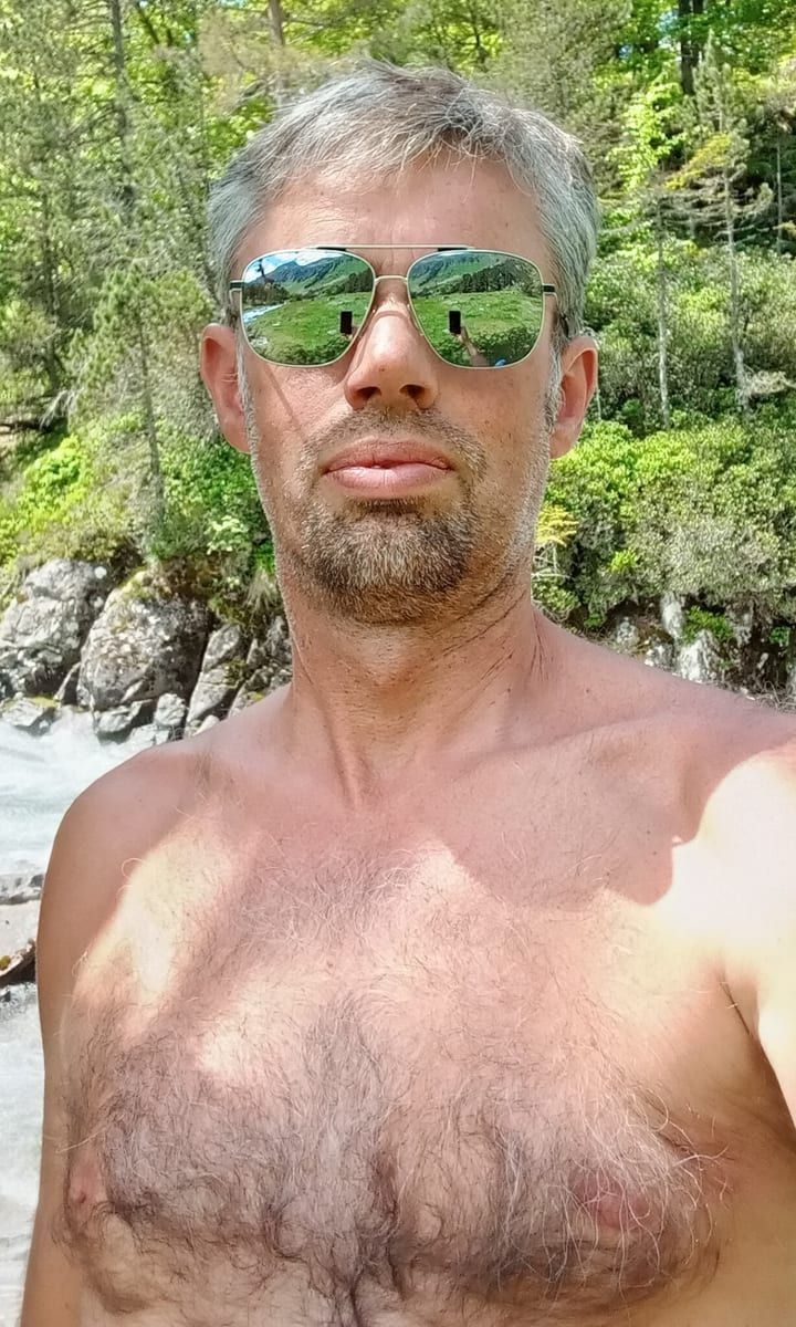 Profil von Joss, 31 Jahre, Gay in Neroth (Rheinland-Pfalz)