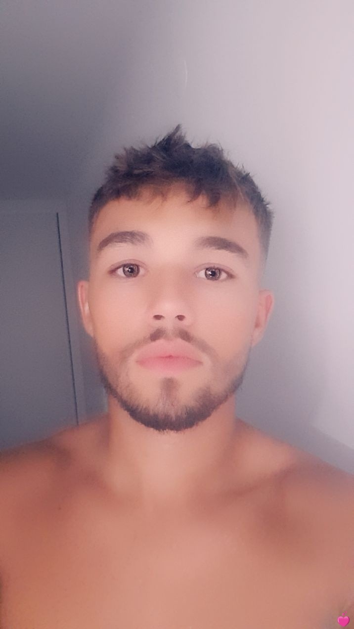 Profil von Josserand, 40 Jahre, Gay in Cronenberg (Rheinland-Pfalz)